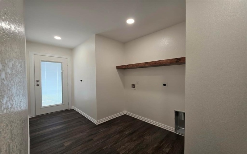 924 E Titus Street, Mexia, TX 76667, 3 Bedrooms Bedrooms, ,2 BathroomsBathrooms,Residential,For Sale,924 E Titus Street,0,21169352