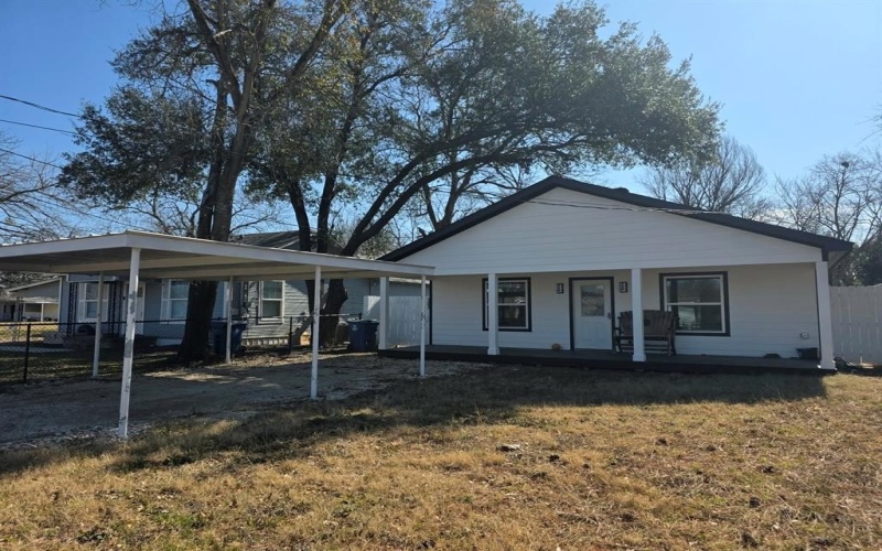 924 E Titus Street, Mexia, TX 76667, 3 Bedrooms Bedrooms, ,2 BathroomsBathrooms,Residential,For Sale,924 E Titus Street,0,21169352