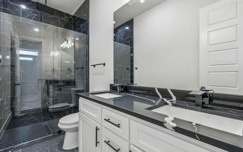 1447 Oakley Avenue, Dallas, TX 75216, 4 Bedrooms Bedrooms, ,5 BathroomsBathrooms,Residential,For Sale,1447 Oakley Avenue,0,21169633