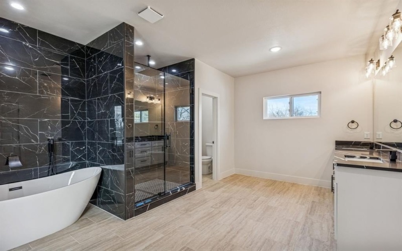 1447 Oakley Avenue, Dallas, TX 75216, 4 Bedrooms Bedrooms, ,5 BathroomsBathrooms,Residential,For Sale,1447 Oakley Avenue,0,21169633