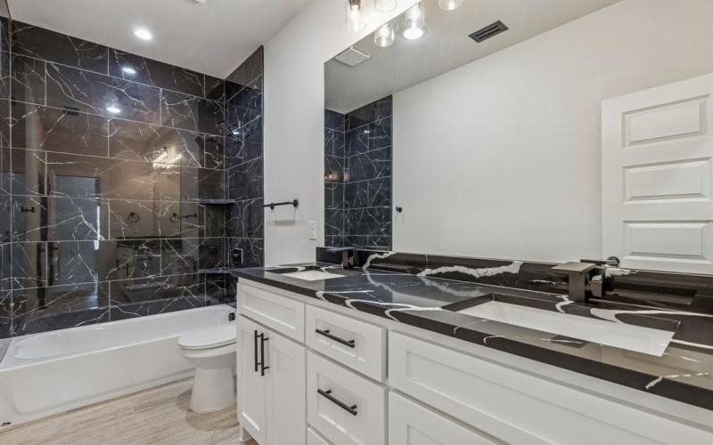 1447 Oakley Avenue, Dallas, TX 75216, 4 Bedrooms Bedrooms, ,5 BathroomsBathrooms,Residential,For Sale,1447 Oakley Avenue,0,21169633