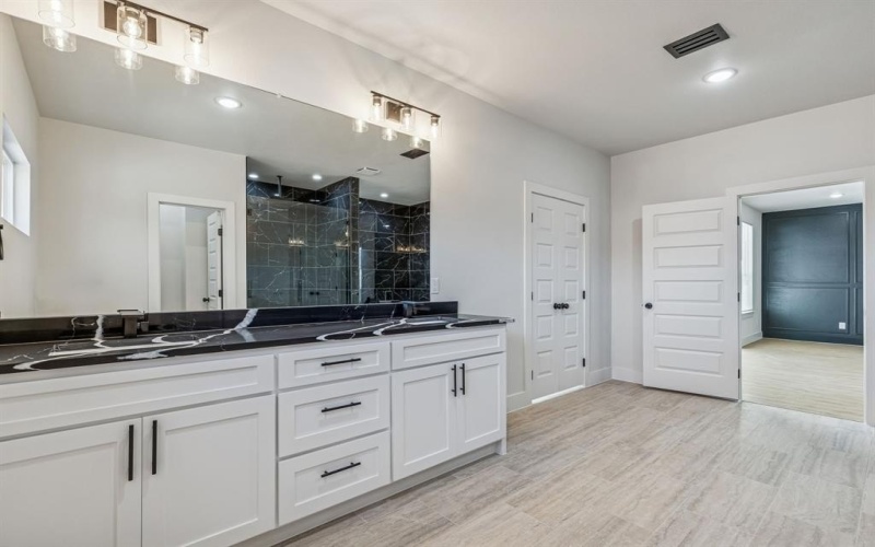 1447 Oakley Avenue, Dallas, TX 75216, 4 Bedrooms Bedrooms, ,5 BathroomsBathrooms,Residential,For Sale,1447 Oakley Avenue,0,21169633