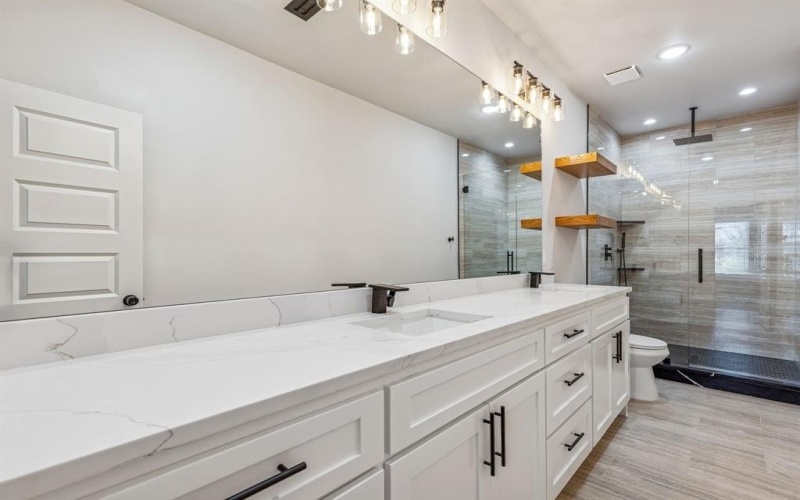 1447 Oakley Avenue, Dallas, TX 75216, 4 Bedrooms Bedrooms, ,5 BathroomsBathrooms,Residential,For Sale,1447 Oakley Avenue,0,21169633