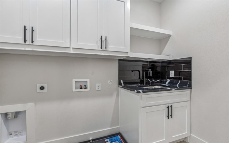 1447 Oakley Avenue, Dallas, TX 75216, 4 Bedrooms Bedrooms, ,5 BathroomsBathrooms,Residential,For Sale,1447 Oakley Avenue,0,21169633