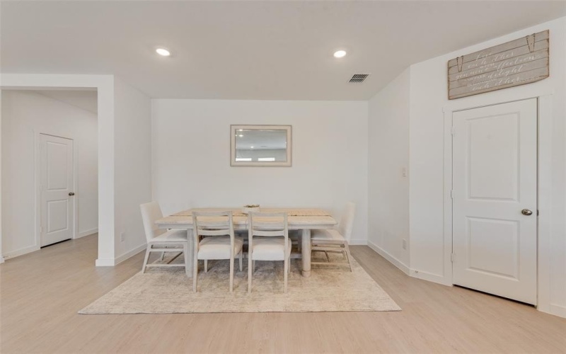 343 Sedalia Trail, Justin, TX 76247, 4 Habitaciones Habitaciones , ,2 BañosBaños,Residential,En Venta,343 Sedalia Trail,0,21170073