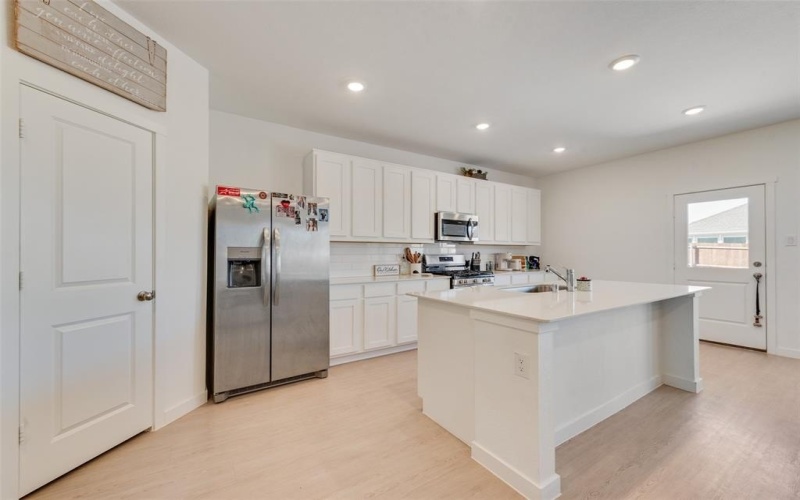 343 Sedalia Trail, Justin, TX 76247, 4 Habitaciones Habitaciones , ,2 BañosBaños,Residential,En Venta,343 Sedalia Trail,0,21170073