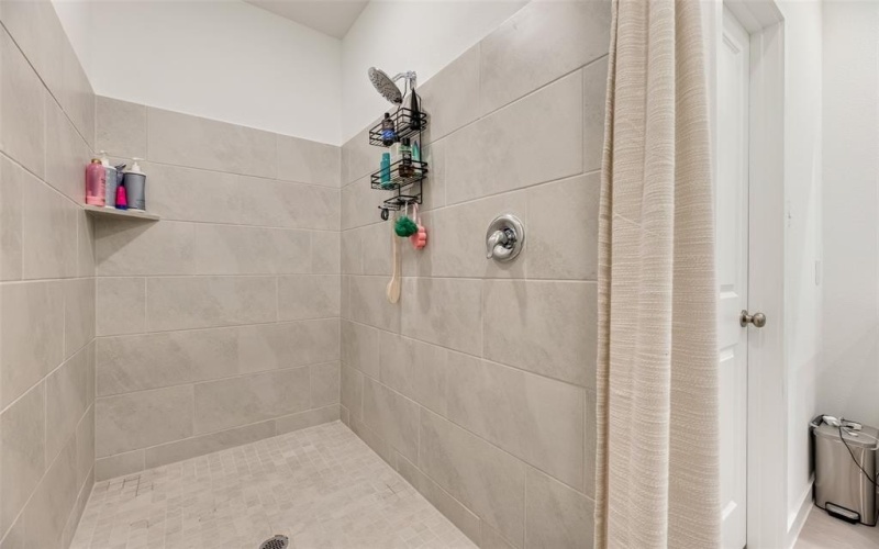 343 Sedalia Trail, Justin, TX 76247, 4 Habitaciones Habitaciones , ,2 BañosBaños,Residential,En Venta,343 Sedalia Trail,0,21170073