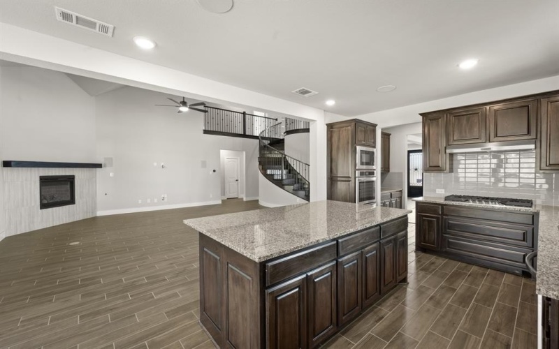 633 Ole Opry Drive, Burleson, TX 76028, 6 Habitaciones Habitaciones , ,5 BañosBaños,Residential,En Venta,633 Ole Opry Drive,0,21170337