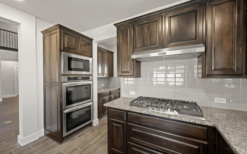 633 Ole Opry Drive, Burleson, TX 76028, 6 Habitaciones Habitaciones , ,5 BañosBaños,Residential,En Venta,633 Ole Opry Drive,0,21170337