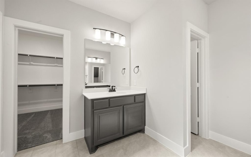 633 Ole Opry Drive, Burleson, TX 76028, 6 Habitaciones Habitaciones , ,5 BañosBaños,Residential,En Venta,633 Ole Opry Drive,0,21170337