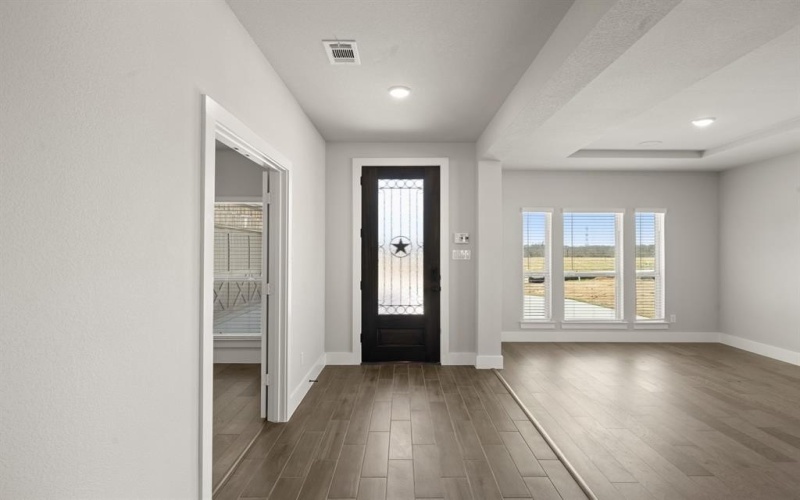 633 Ole Opry Drive, Burleson, TX 76028, 6 Habitaciones Habitaciones , ,5 BañosBaños,Residential,En Venta,633 Ole Opry Drive,0,21170337