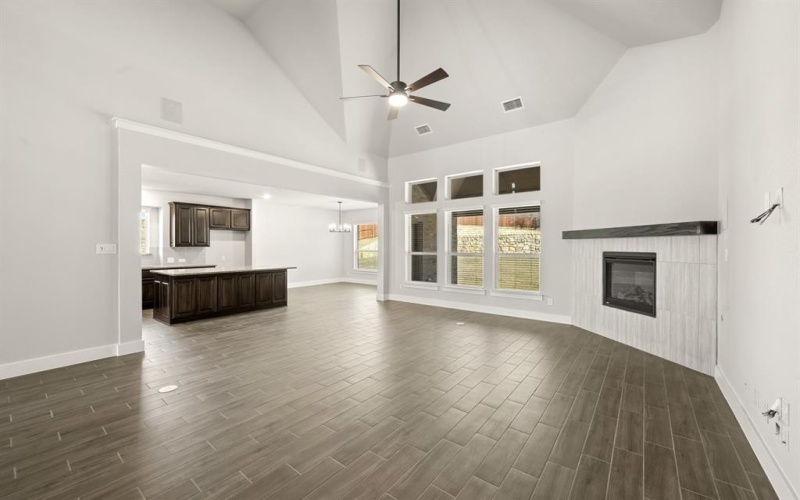 633 Ole Opry Drive, Burleson, TX 76028, 6 Habitaciones Habitaciones , ,5 BañosBaños,Residential,En Venta,633 Ole Opry Drive,0,21170337