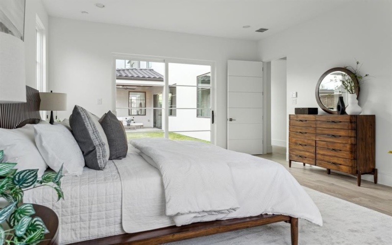 7526 Kenwell Street, Dallas, TX 75209, 5 Bedrooms Bedrooms, ,5 BathroomsBathrooms,Residential,For Sale,7526 Kenwell Street,0,21170792