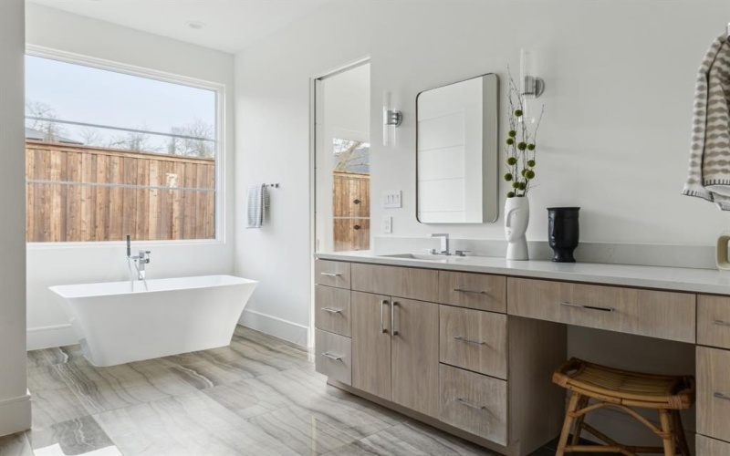 7526 Kenwell Street, Dallas, TX 75209, 5 Bedrooms Bedrooms, ,5 BathroomsBathrooms,Residential,For Sale,7526 Kenwell Street,0,21170792