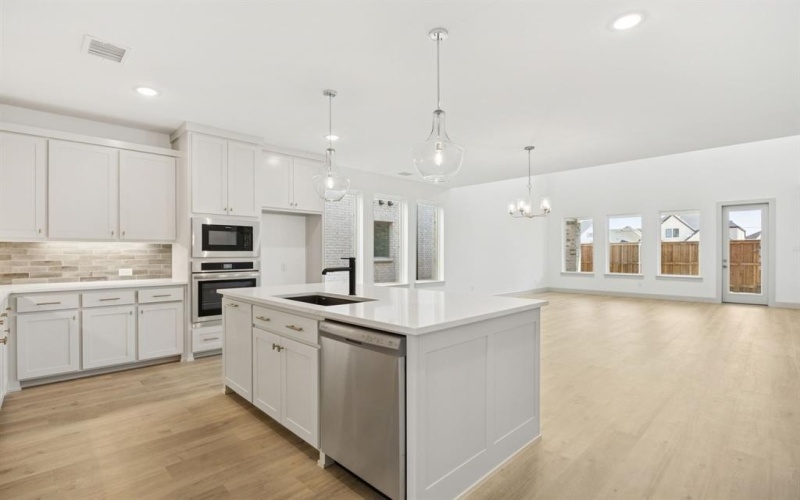 5609 Roselyn Way, McKinney, TX 75070, 4 Habitaciones Habitaciones , ,5 BañosBaños,Residential,En Venta,5609 Roselyn Way,0,21171001