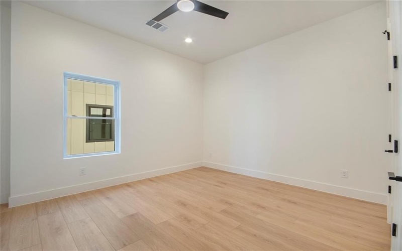 2203 Hondo Avenue #105, Dallas, TX 75219, 3 Bedrooms Bedrooms, ,3 BathroomsBathrooms,Residential,For Sale,2203 Hondo Avenue,0,21171042