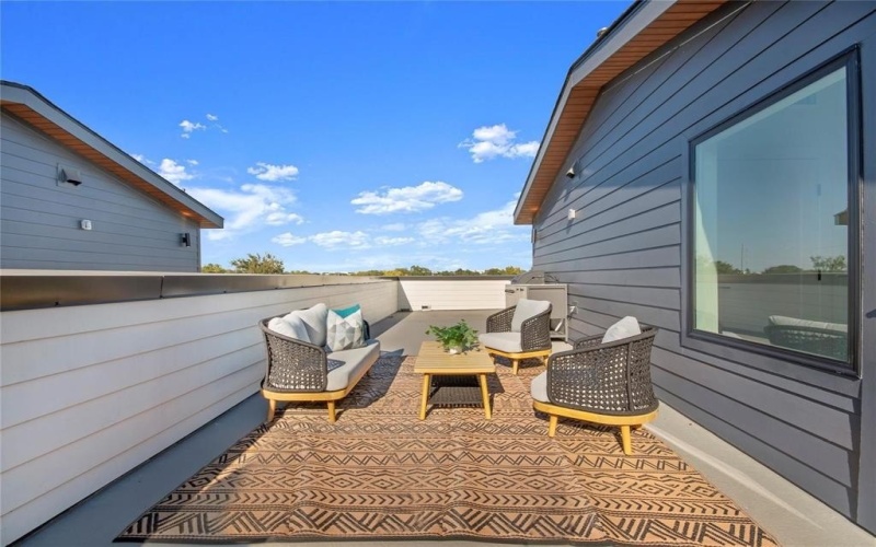 2203 Hondo Avenue #105, Dallas, TX 75219, 3 Bedrooms Bedrooms, ,3 BathroomsBathrooms,Residential,For Sale,2203 Hondo Avenue,0,21171042