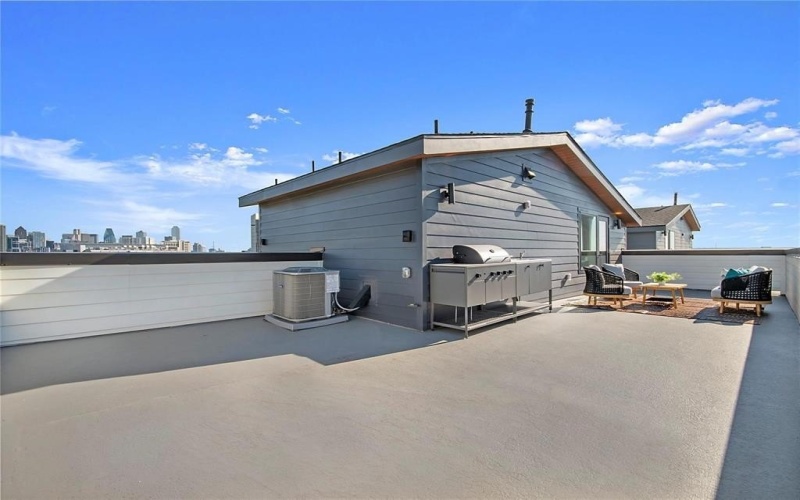 2203 Hondo Avenue #105, Dallas, TX 75219, 3 Bedrooms Bedrooms, ,3 BathroomsBathrooms,Residential,For Sale,2203 Hondo Avenue,0,21171042