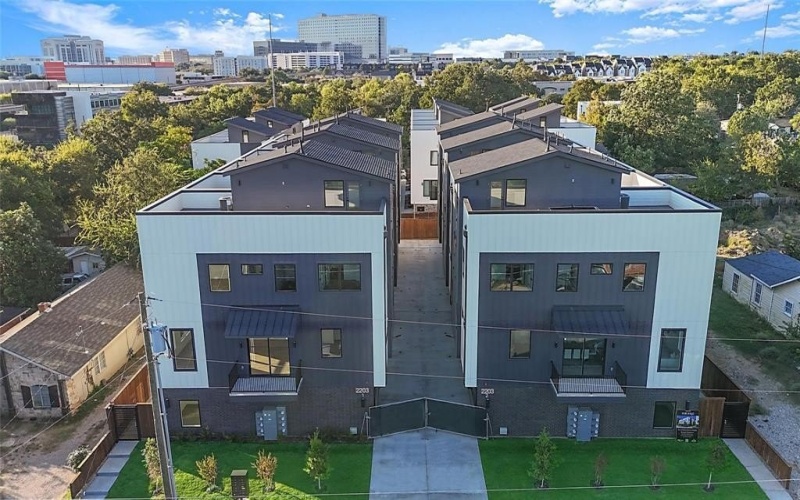 2203 Hondo Avenue #105, Dallas, TX 75219, 3 Bedrooms Bedrooms, ,3 BathroomsBathrooms,Residential,For Sale,2203 Hondo Avenue,0,21171042