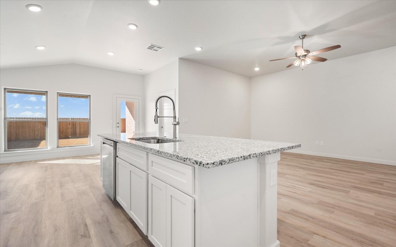 7107 14th Street, Lubbock, TX 79416, 3 Habitaciones Habitaciones , ,2 BañosBaños,Residential,En Venta,7107 14th Street,0,202601623