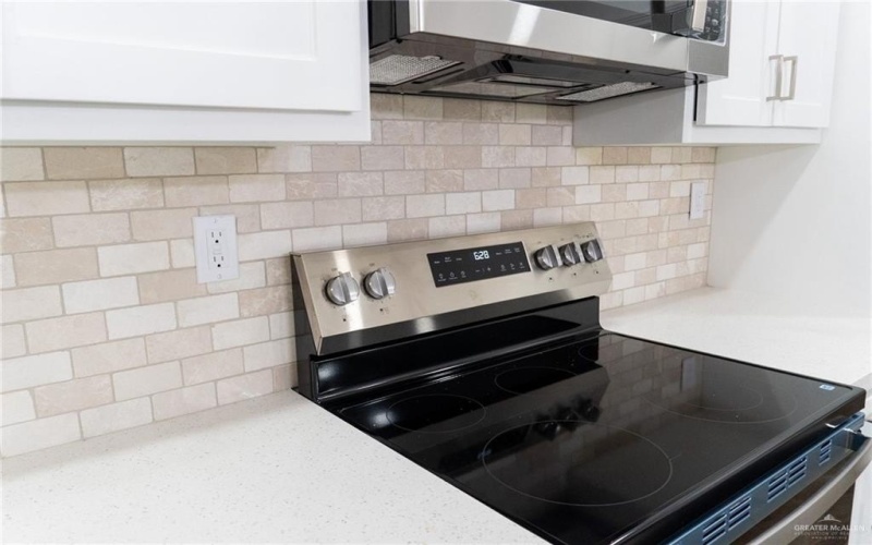 2214 San Charbel Street, San Juan, TX 78589, 3 Bedrooms Bedrooms, ,2 BathroomsBathrooms,Residential,For Sale,2214 San Charbel Street,0,494079