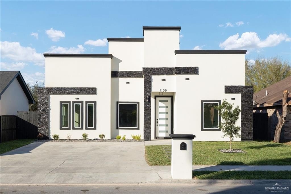 1109 E San Pedro Street, Pharr, TX 78577, 3 Habitaciones Habitaciones , ,2 BañosBaños,Residential,En Venta,1109 E San Pedro Street,0,494121