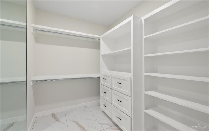 1109 E San Pedro Street, Pharr, TX 78577, 3 Habitaciones Habitaciones , ,2 BañosBaños,Residential,En Venta,1109 E San Pedro Street,0,494121