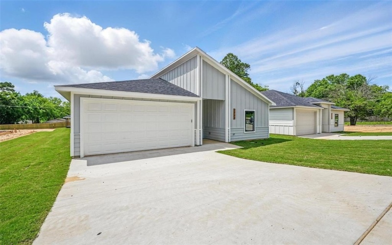 2734 W Washington Street, Denison, TX 75020, 3 Bedrooms Bedrooms, ,2 BathroomsBathrooms,Residential,For Sale,2734 W Washington Street,0,20937946
