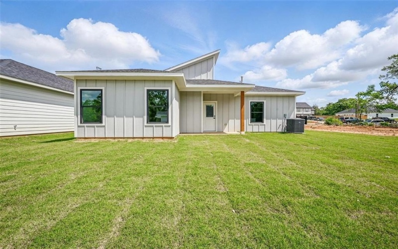 2734 W Washington Street, Denison, TX 75020, 3 Bedrooms Bedrooms, ,2 BathroomsBathrooms,Residential,For Sale,2734 W Washington Street,0,20937946
