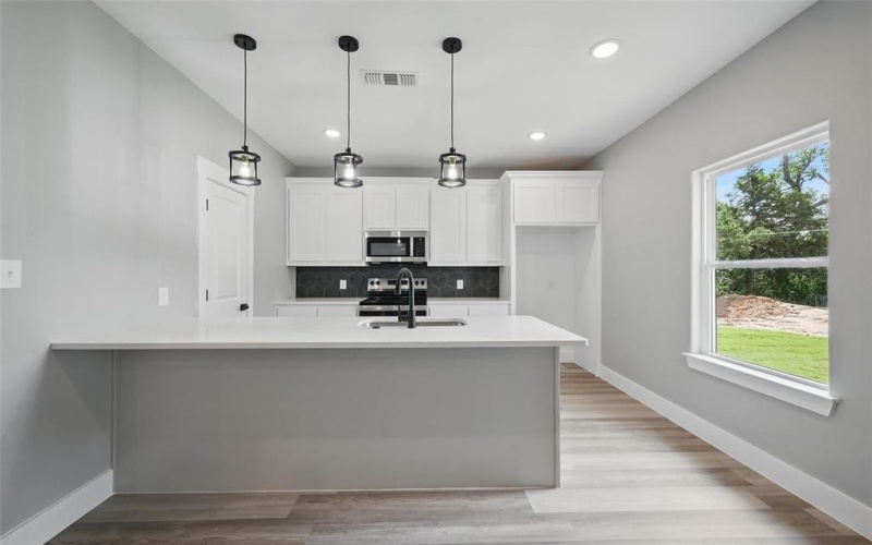 2734 W Washington Street, Denison, TX 75020, 3 Bedrooms Bedrooms, ,2 BathroomsBathrooms,Residential,For Sale,2734 W Washington Street,0,20937946