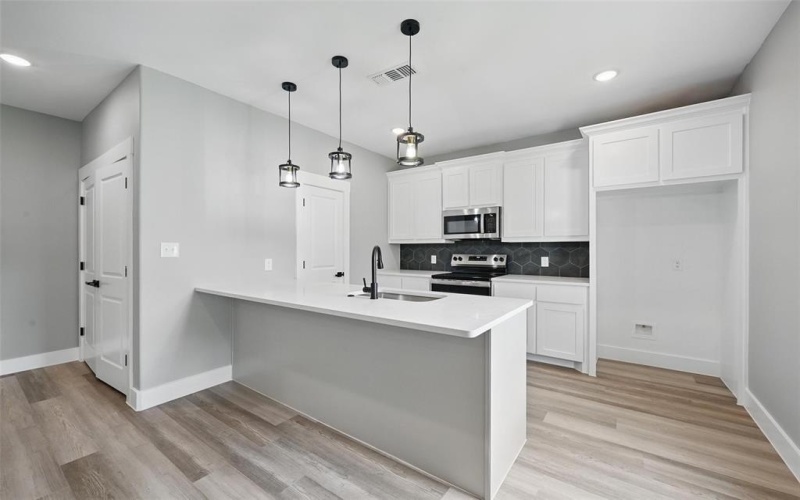 2734 W Washington Street, Denison, TX 75020, 3 Bedrooms Bedrooms, ,2 BathroomsBathrooms,Residential,For Sale,2734 W Washington Street,0,20937946