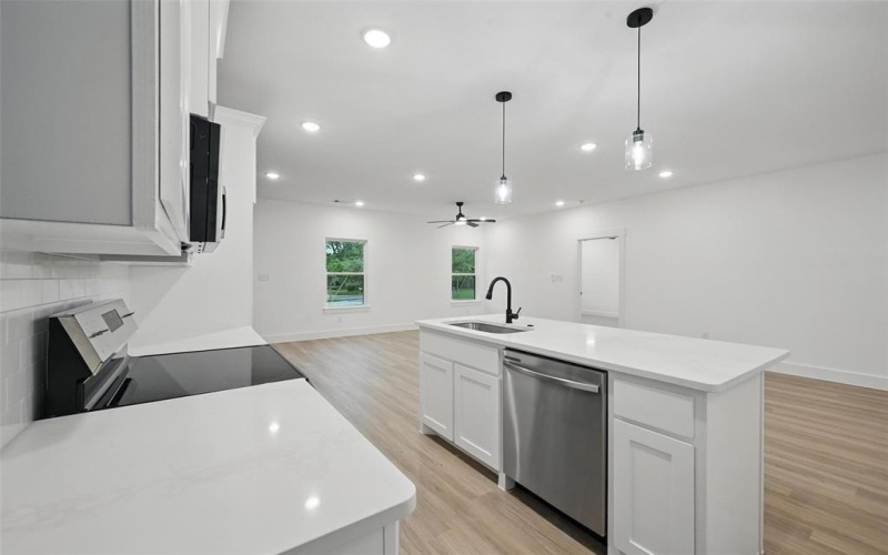 2738 W Washington Street, Denison, TX 75020, 3 Bedrooms Bedrooms, ,2 BathroomsBathrooms,Residential,For Sale,2738 W Washington Street,0,20945283