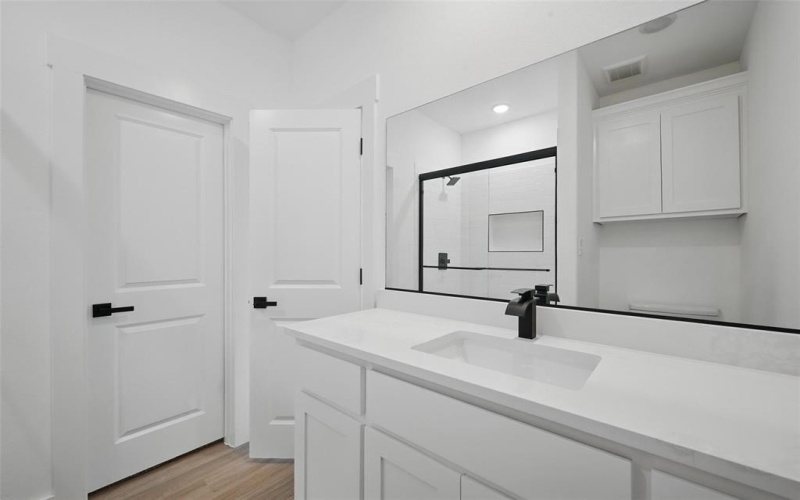 2738 W Washington Street, Denison, TX 75020, 3 Bedrooms Bedrooms, ,2 BathroomsBathrooms,Residential,For Sale,2738 W Washington Street,0,20945283