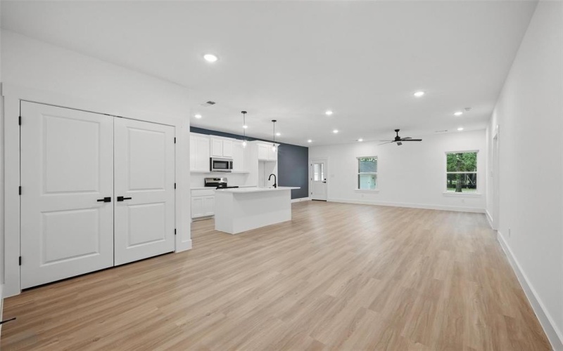 2738 W Washington Street, Denison, TX 75020, 3 Bedrooms Bedrooms, ,2 BathroomsBathrooms,Residential,For Sale,2738 W Washington Street,0,20945283