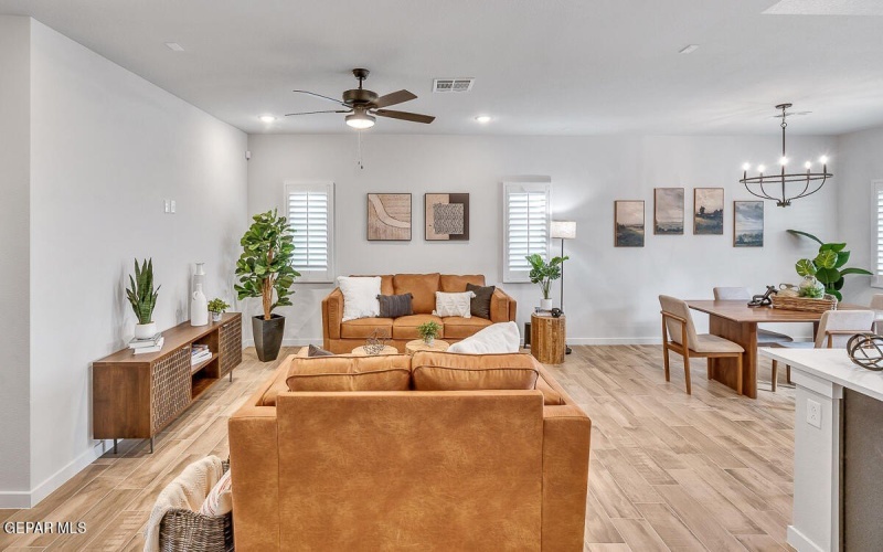 13886 PASEO CENTRAL Avenue, El Paso, TX 79928, 4 Habitaciones Habitaciones , ,1 BañoBaños,Residential,En Venta,13886 PASEO CENTRAL Avenue,0,937756