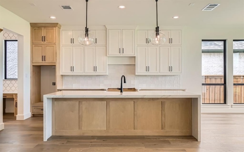 1212 High, The Colony, TX 75056, 4 Bedrooms Bedrooms, ,5 BathroomsBathrooms,Residential,For Sale,1212 High,20618482