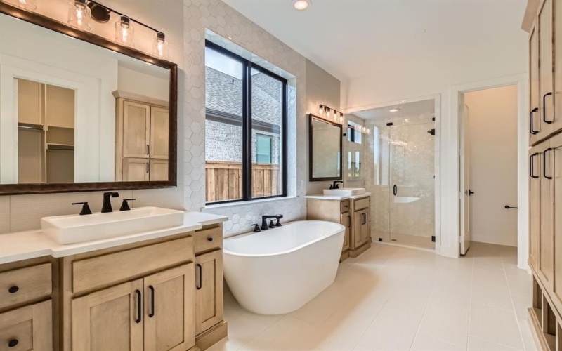 1212 High, The Colony, TX 75056, 4 Bedrooms Bedrooms, ,5 BathroomsBathrooms,Residential,For Sale,1212 High,20618482