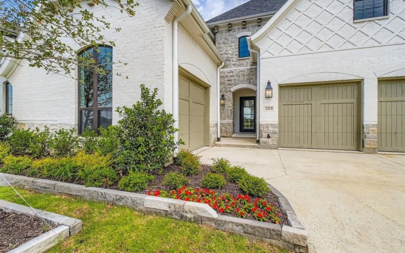 1212 High, The Colony, TX 75056, 4 Bedrooms Bedrooms, ,5 BathroomsBathrooms,Residential,For Sale,1212 High,20618482