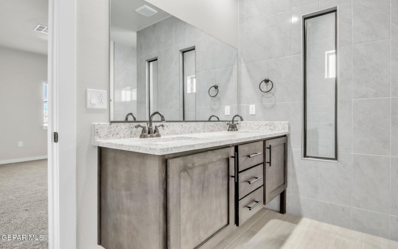 13869 PASEO DE GLORIA Avenue, El Paso, TX 79928, 3 Habitaciones Habitaciones , ,Residential,En Venta,13869 PASEO DE GLORIA Avenue,0,937763