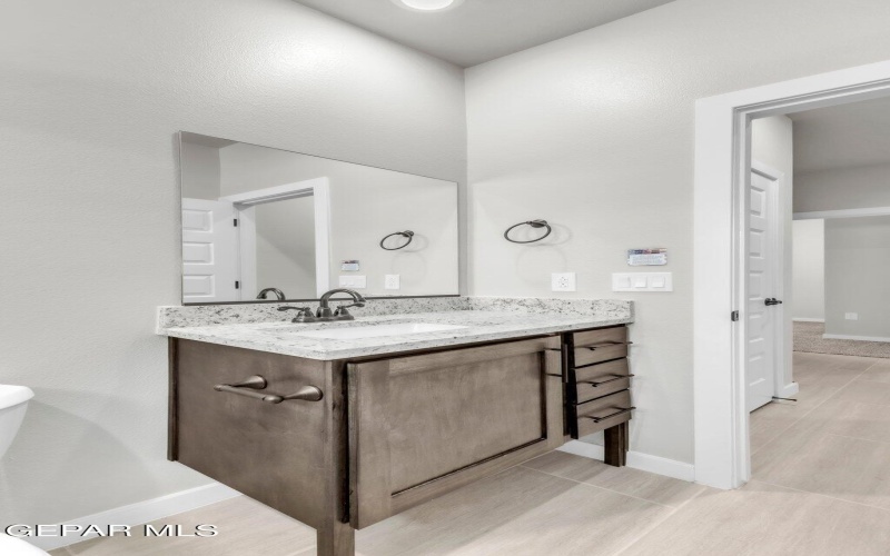 13869 PASEO DE GLORIA Avenue, El Paso, TX 79928, 3 Habitaciones Habitaciones , ,Residential,En Venta,13869 PASEO DE GLORIA Avenue,0,937763