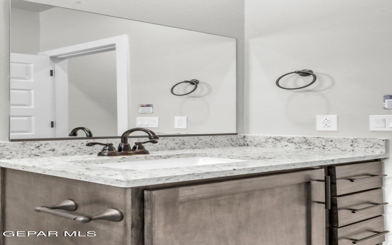 13869 PASEO DE GLORIA Avenue, El Paso, TX 79928, 3 Habitaciones Habitaciones , ,Residential,En Venta,13869 PASEO DE GLORIA Avenue,0,937763