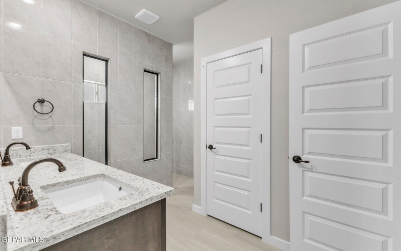 13869 PASEO DE GLORIA Avenue, El Paso, TX 79928, 3 Habitaciones Habitaciones , ,Residential,En Venta,13869 PASEO DE GLORIA Avenue,0,937763