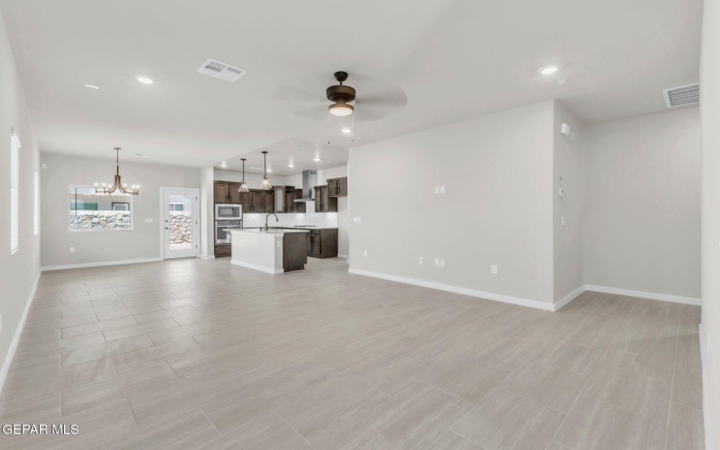 13869 PASEO DE GLORIA Avenue, El Paso, TX 79928, 3 Habitaciones Habitaciones , ,Residential,En Venta,13869 PASEO DE GLORIA Avenue,0,937763