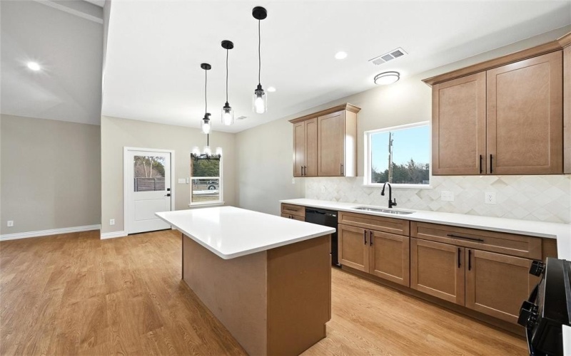 493 Lee Boulevard, Pottsboro, TX 75076, 3 Bedrooms Bedrooms, ,2 BathroomsBathrooms,Residential,For Sale,493 Lee Boulevard,0,21156560