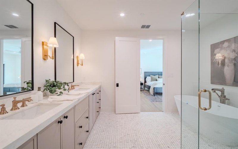 4114 Emerson Avenue #1, University Park, TX 75205, 3 Bedrooms Bedrooms, ,3 BathroomsBathrooms,Residential,For Sale,4114 Emerson Avenue,0,21160386