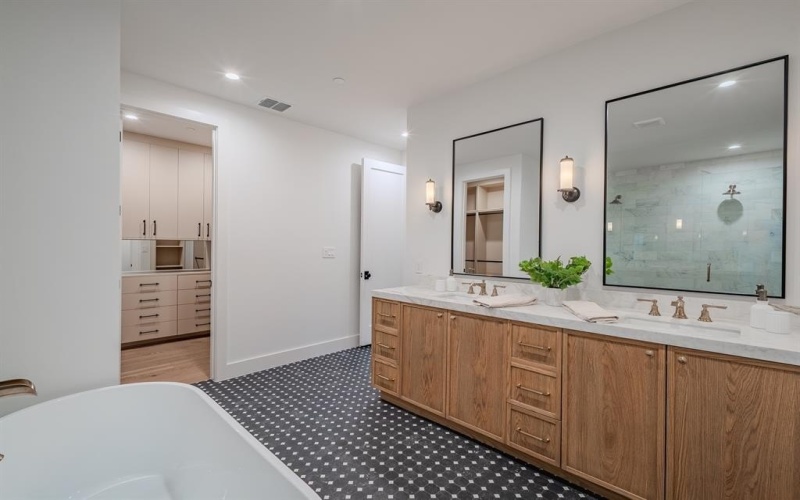 4114 Emerson Avenue #6, University Park, TX 75205, 3 Bedrooms Bedrooms, ,3 BathroomsBathrooms,Residential,For Sale,4114 Emerson Avenue,0,21160394