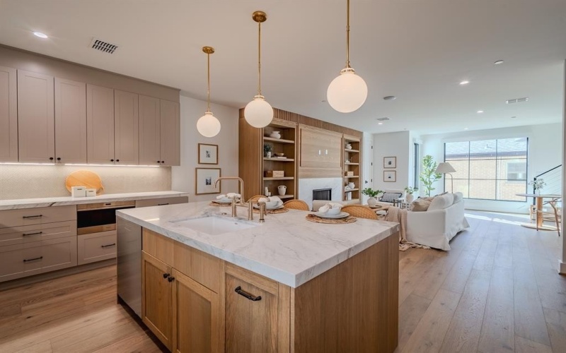 4114 Emerson Avenue #3, University Park, TX 75205, 2 Bedrooms Bedrooms, ,2 BathroomsBathrooms,Residential,For Sale,4114 Emerson Avenue,0,21160410