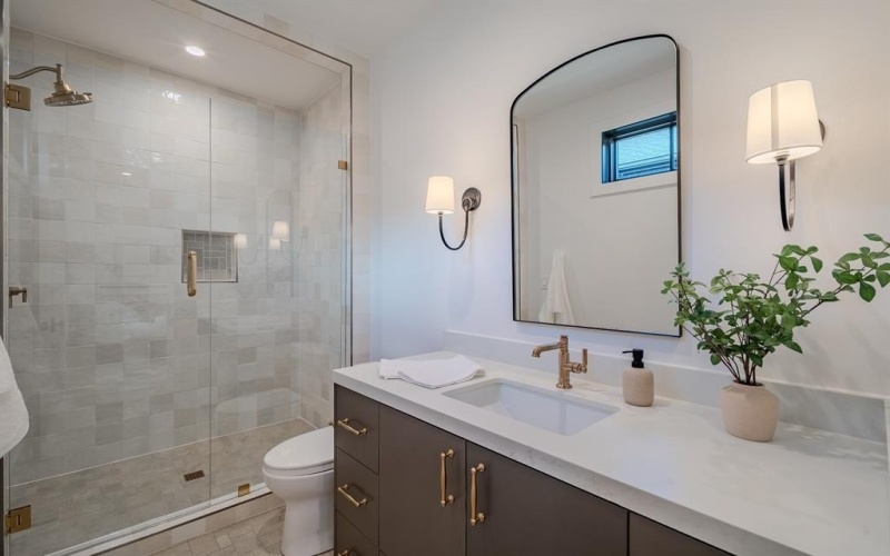 4114 Emerson Avenue #3, University Park, TX 75205, 2 Bedrooms Bedrooms, ,2 BathroomsBathrooms,Residential,For Sale,4114 Emerson Avenue,0,21160410