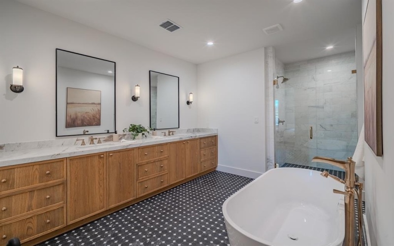 4114 Emerson Avenue #3, University Park, TX 75205, 2 Bedrooms Bedrooms, ,2 BathroomsBathrooms,Residential,For Sale,4114 Emerson Avenue,0,21160410