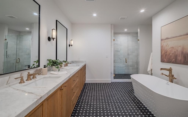 4114 Emerson Avenue #3, University Park, TX 75205, 2 Bedrooms Bedrooms, ,2 BathroomsBathrooms,Residential,For Sale,4114 Emerson Avenue,0,21160410